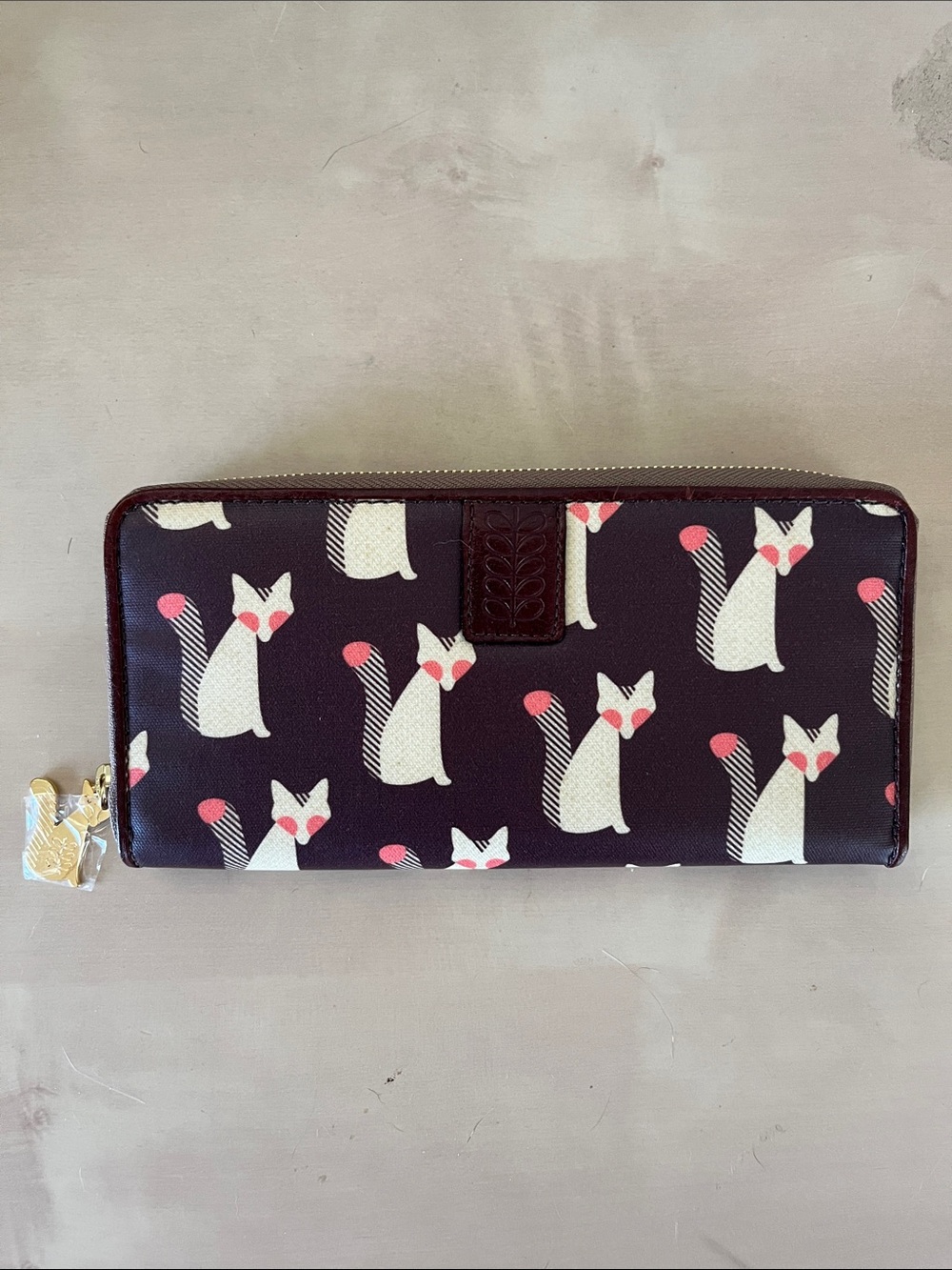 🦊 Orla Kiely “cute as a Fox” large Zip wallet in maroon, NWOT, HTF